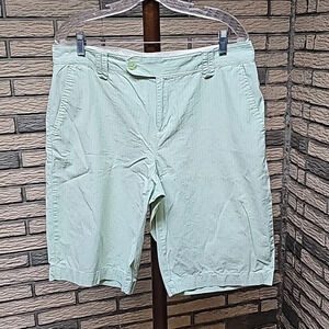 Izod Ladies Golf Shorts Bermuda. Sz 14